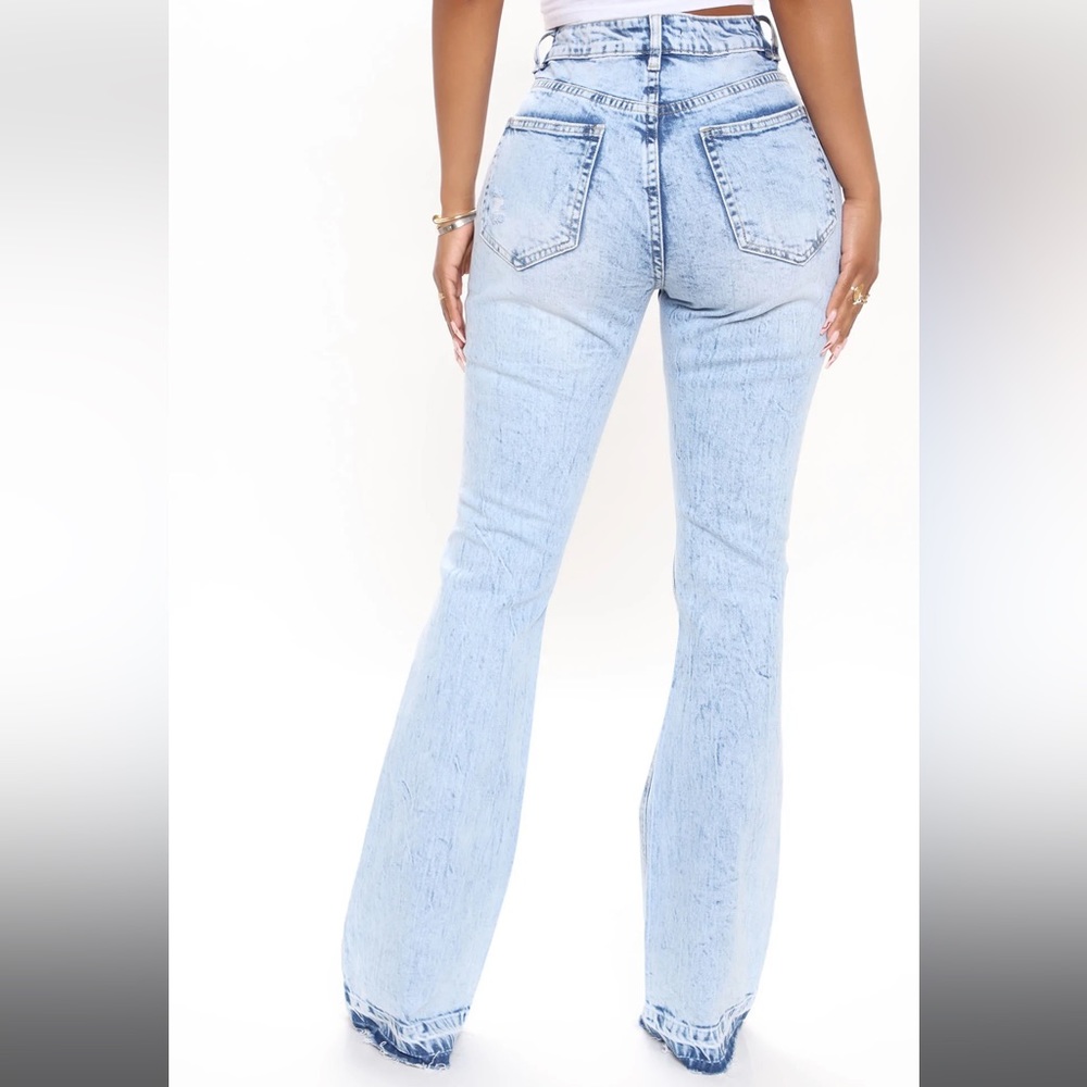 NWT- Fashion Nova Size 3 jeans - Picture 2 of 5